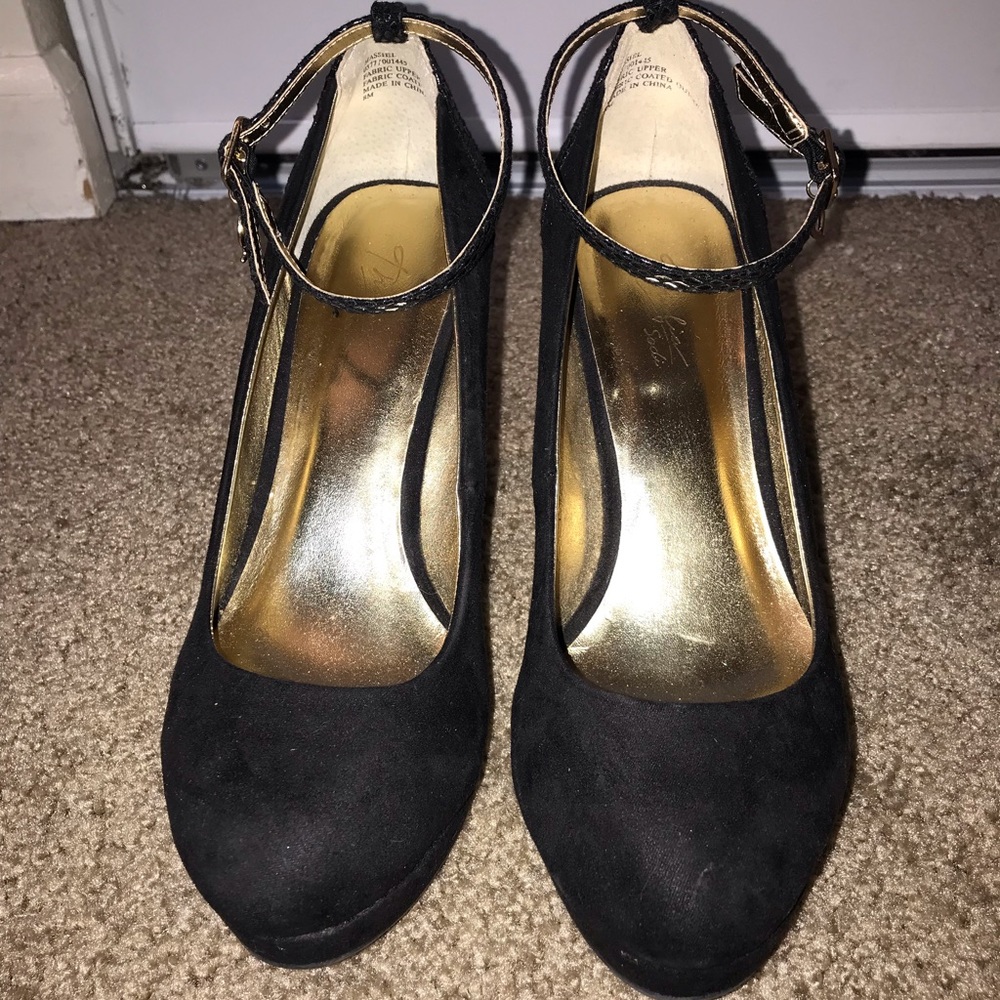 Thalia black platform wedge heels 👠